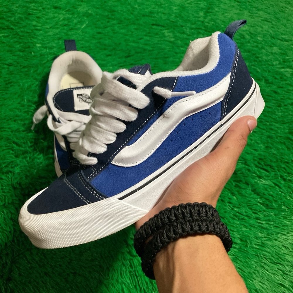 Vans Knu School